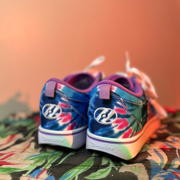 Heelys Multicolor Tie-Dye Shoes - Picture 2 of 4